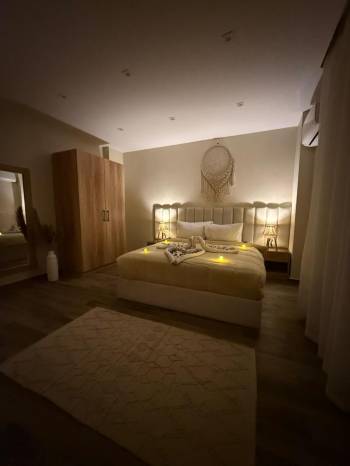 Deluxe King Room3